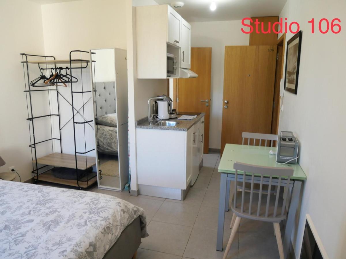 Studio A 300 M De La Gare De Mantes-La-Jolie Kültér fotó
