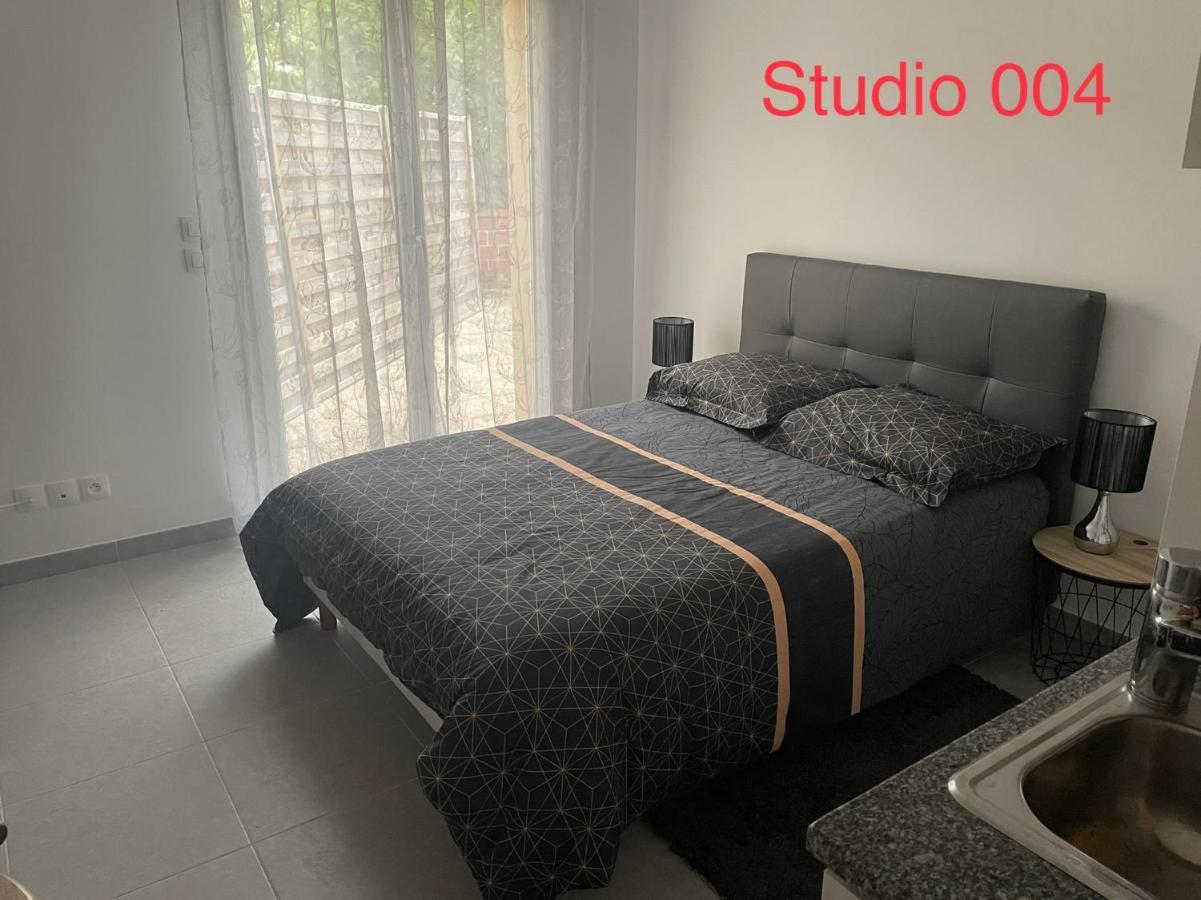 Studio A 300 M De La Gare De Mantes-La-Jolie Kültér fotó