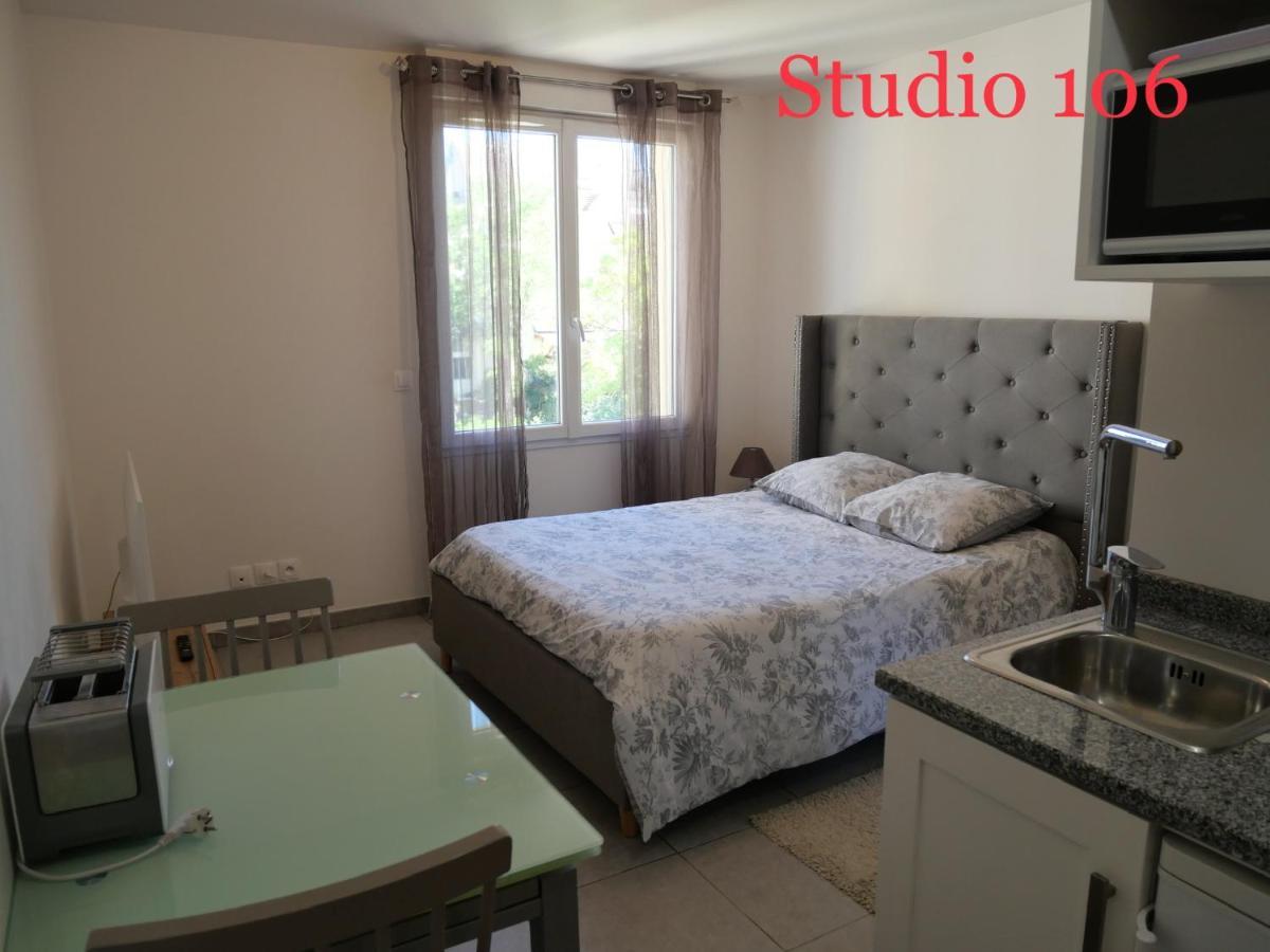 Studio A 300 M De La Gare De Mantes-La-Jolie Kültér fotó