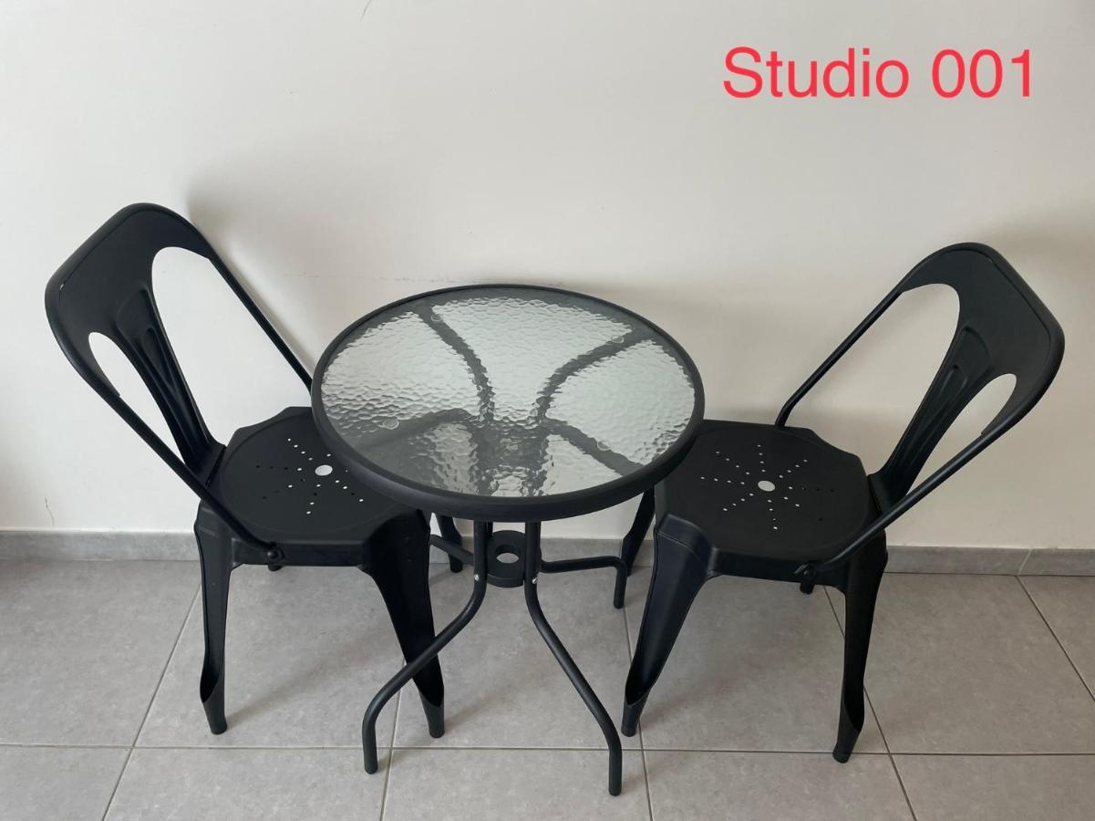 Studio A 300 M De La Gare De Mantes-La-Jolie Kültér fotó