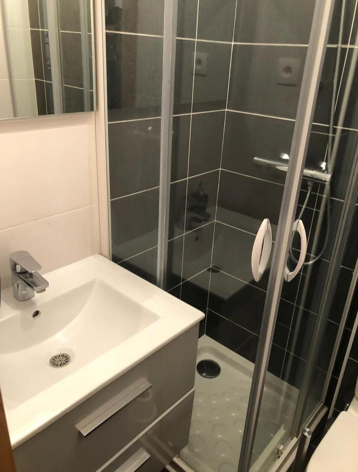 Studio A 300 M De La Gare De Mantes-La-Jolie Kültér fotó