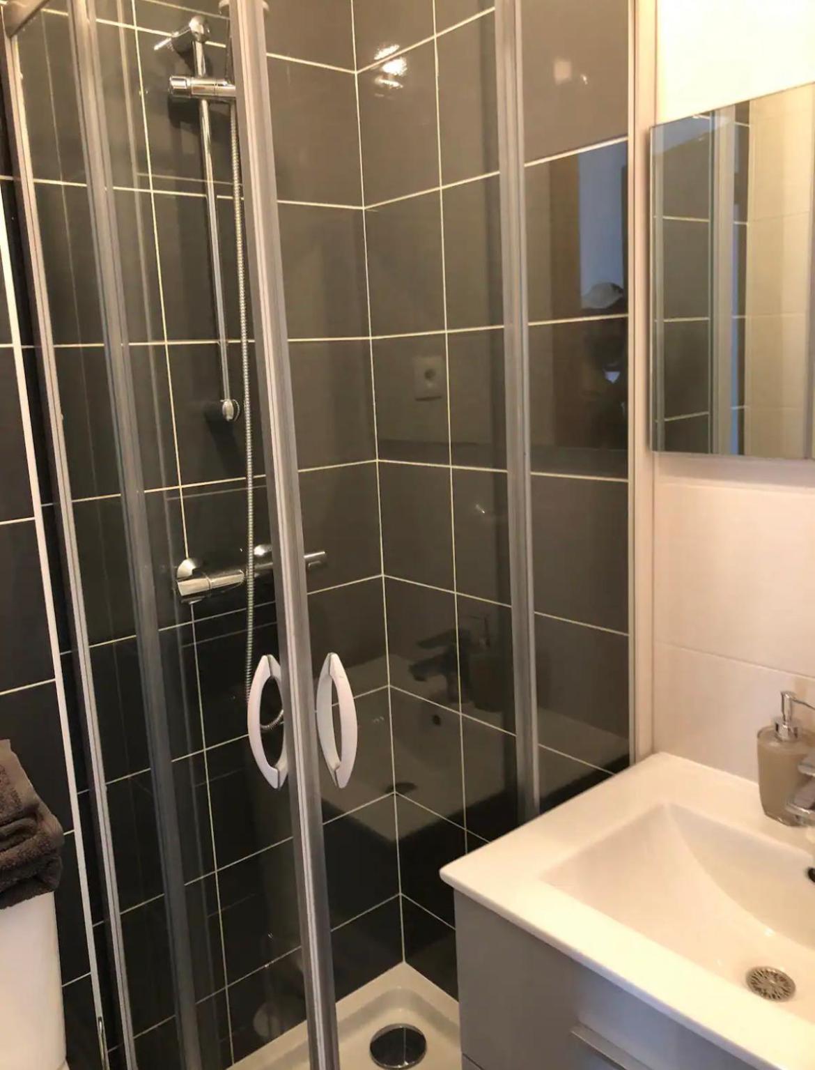Studio A 300 M De La Gare De Mantes-La-Jolie Kültér fotó