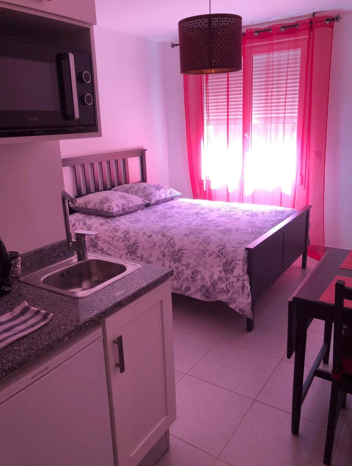 Studio A 300 M De La Gare De Mantes-La-Jolie Kültér fotó